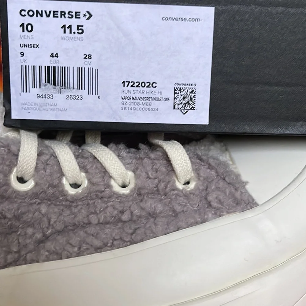 Converse 172202C
RUN STAR HIKE HI
VAPOR MAUVENECHETNIOLET ORE
Men’s platforms - Picture 16 of 16